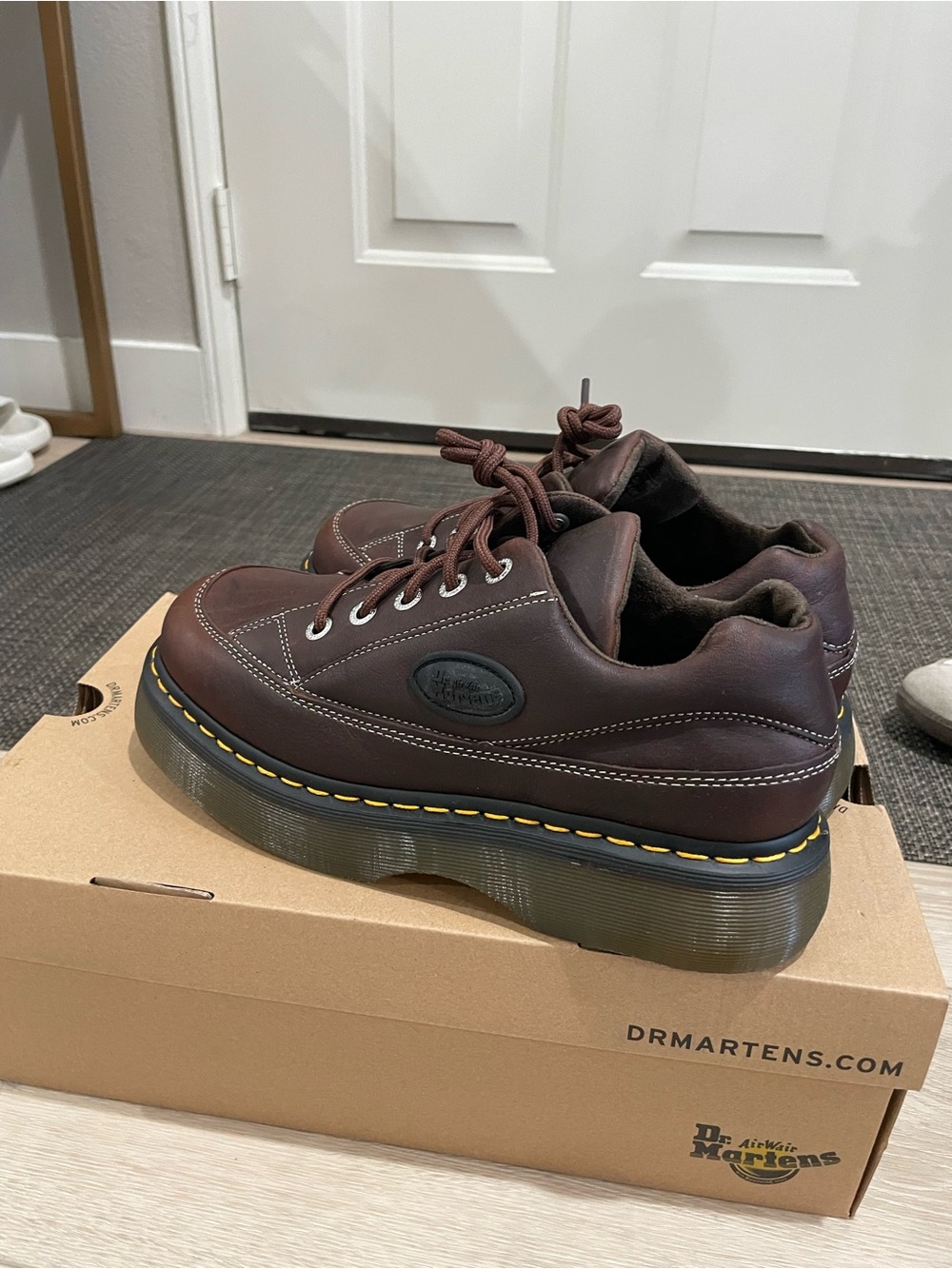 NWT Dr. Marten Buzz 5-Eye Grizzly Leather Shoes - Picture 3 of 5